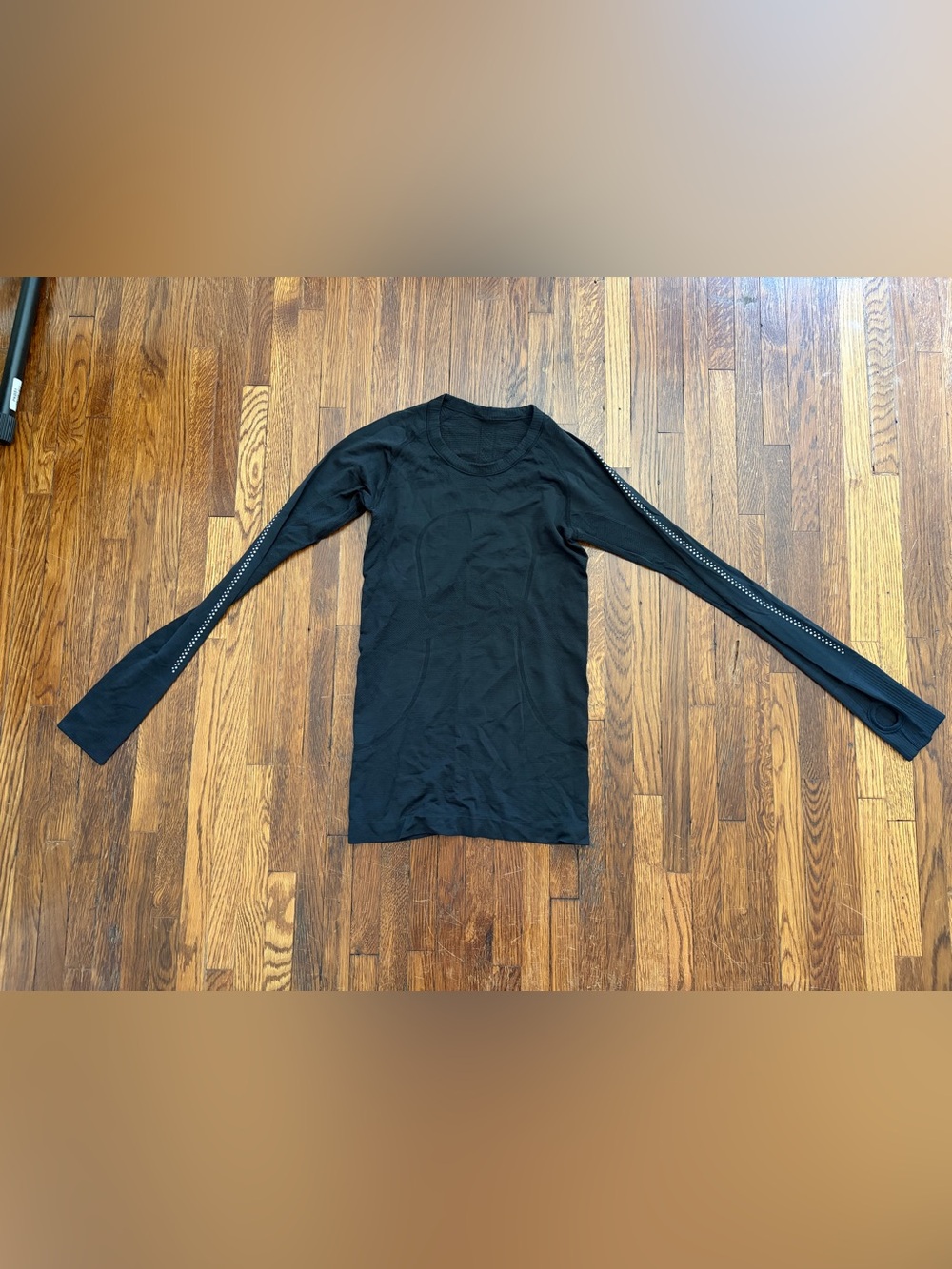 lululemon athletica Black Long-Sleeve Crew Tee with Sleeve Detailing